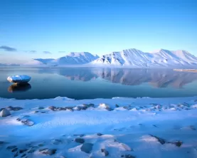 Glass-still waters around Spitsbergen