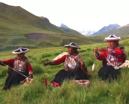 Peruvian weavers