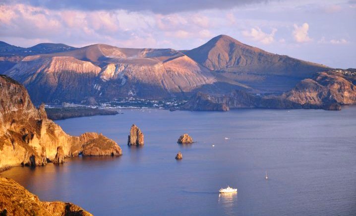 Iz Milazza: enodnevni izlet Lipari in Vulcano | GetYourGuide