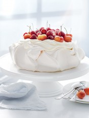 classic pavlova