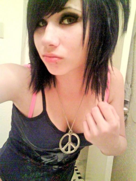 PUNK EMO GIRLS 1