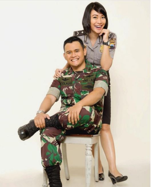 Detail Foto Romantis Tni Nomer 43