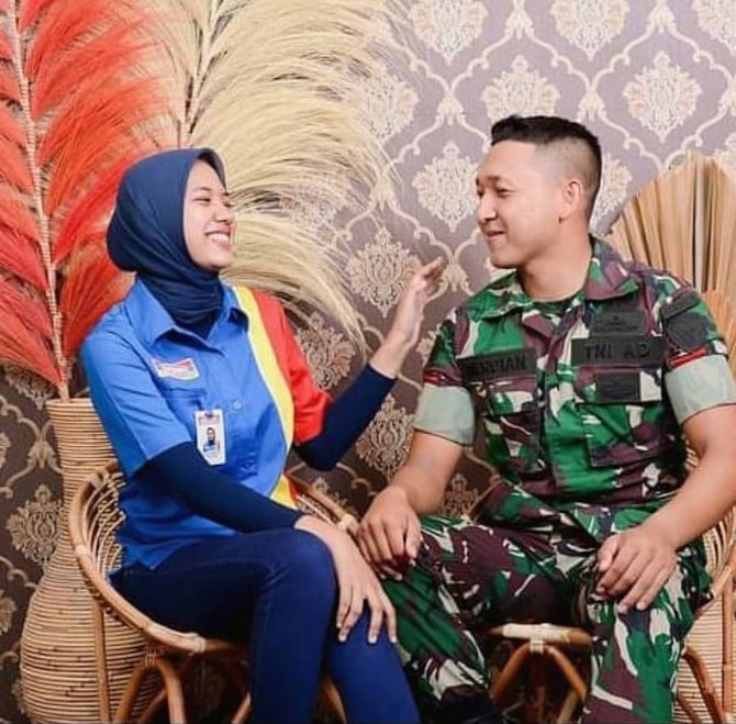 Detail Foto Romantis Tni Nomer 48