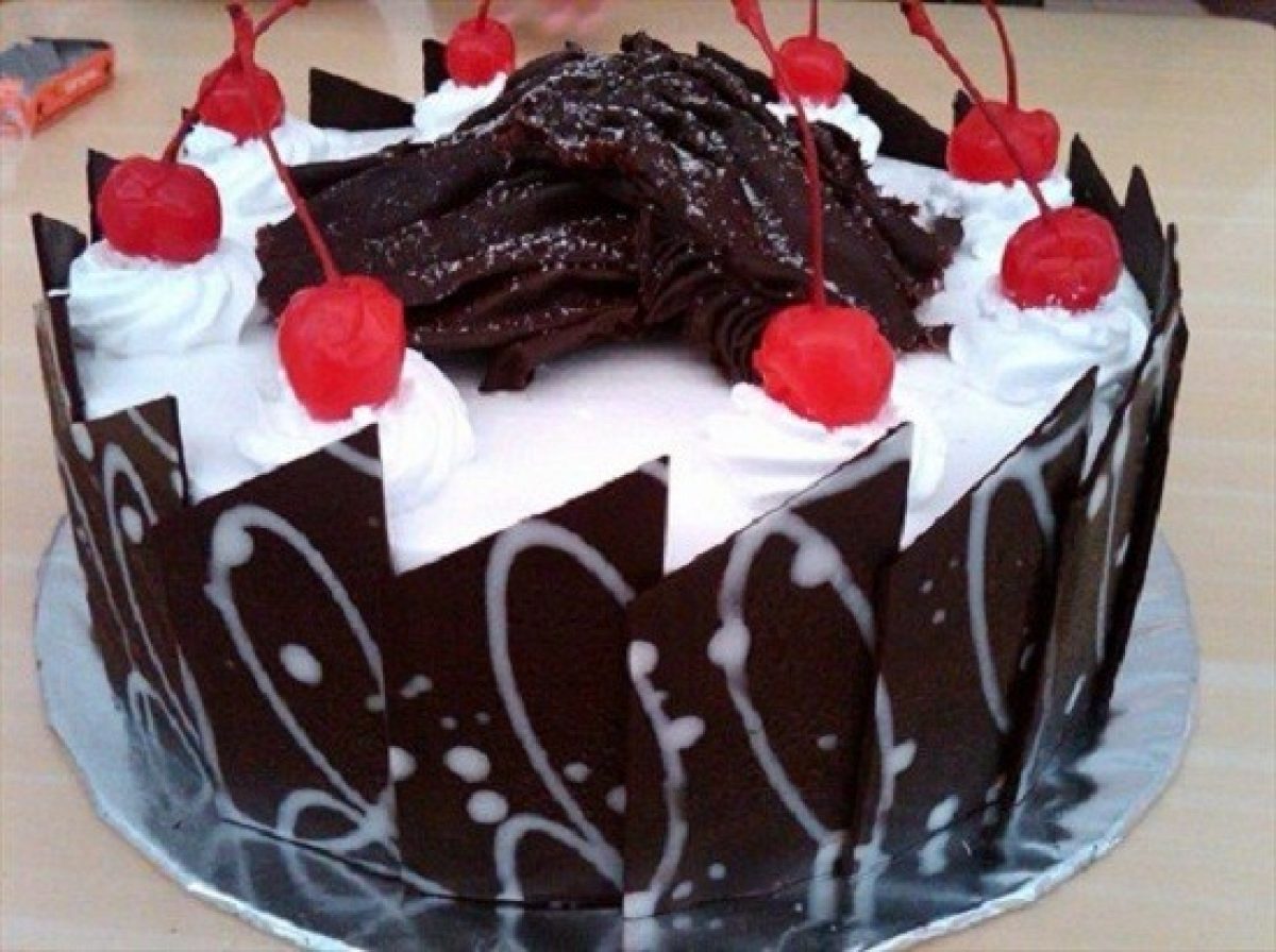 Detail Gambar Roti Black Forest Nomer 20