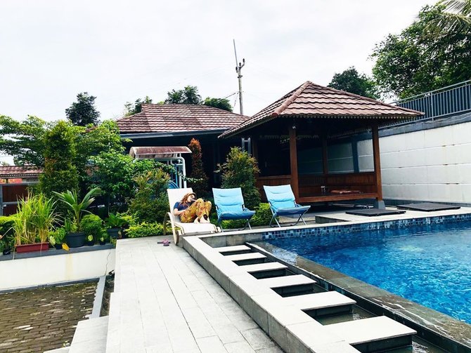 Detail Rumah Ayu Ting Ting Di Bogor Nomer 3