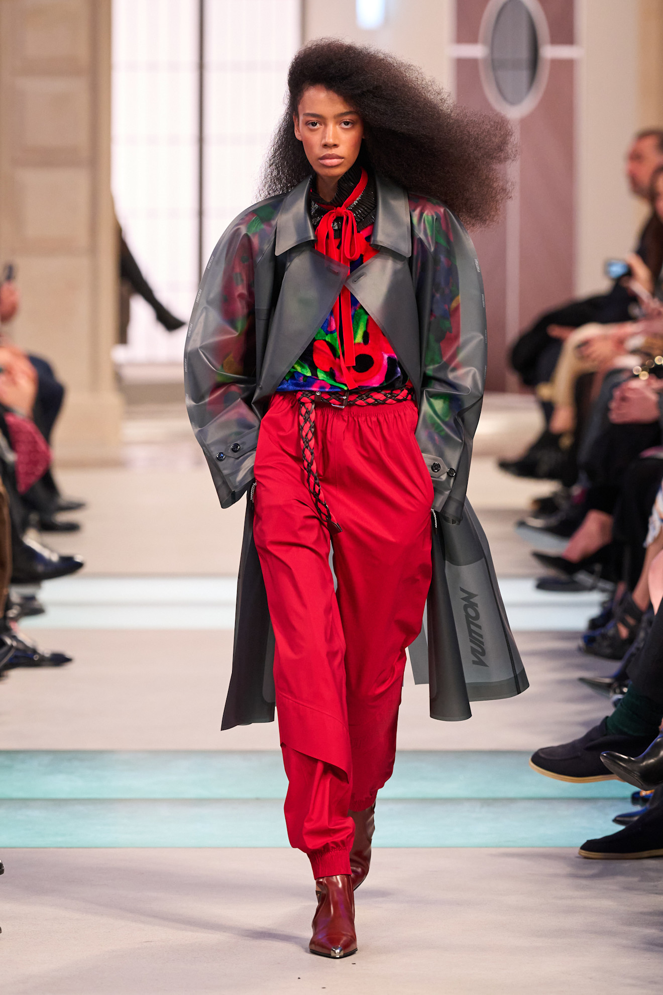 WINTER BOOT COLOUR TRENDS 2025: LOUIS VUITTON, BURGUNDY