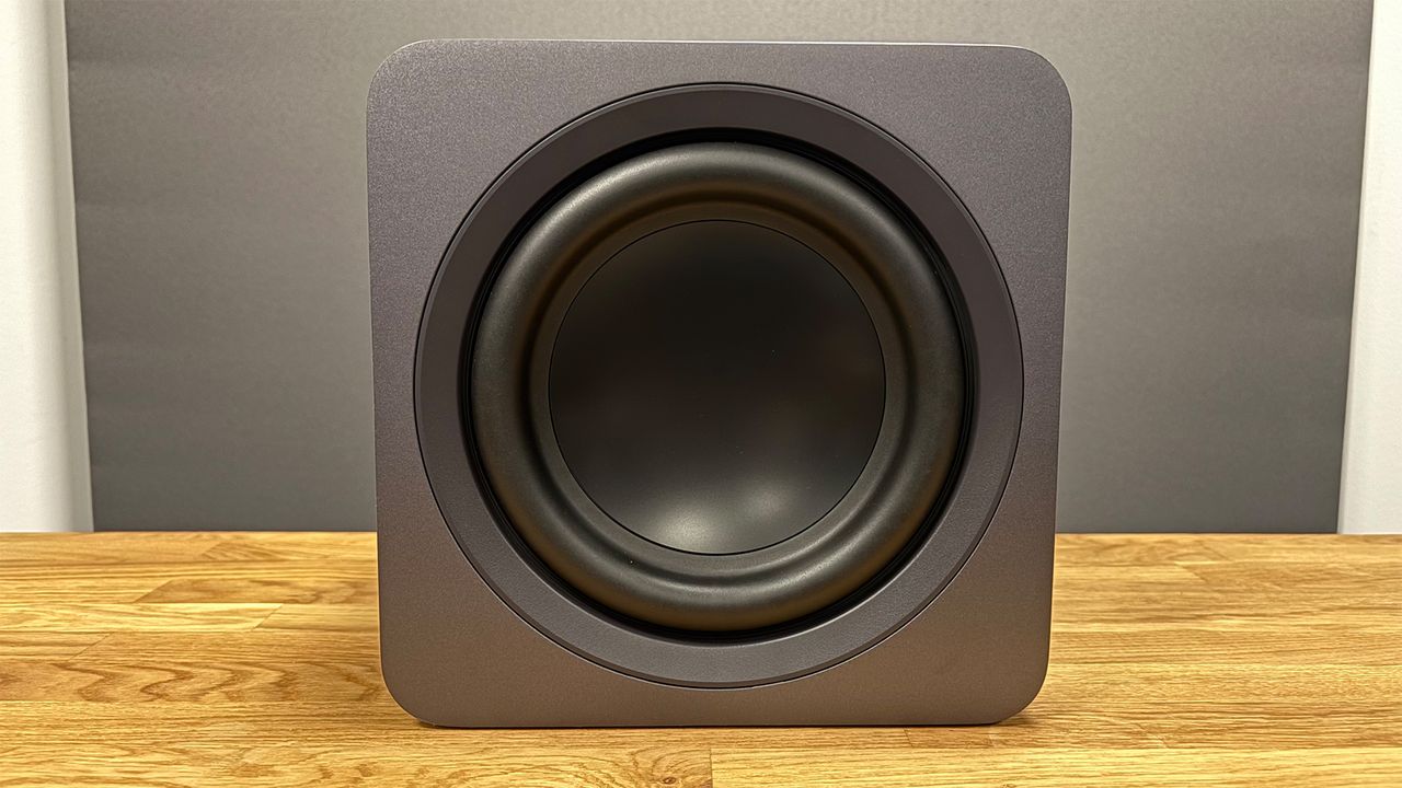 Samsung HW-Q990F soundbar package