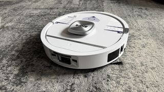 Shark PowerDetect UV Reveal on carpet