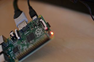 Power indicator on Raspberry Pi