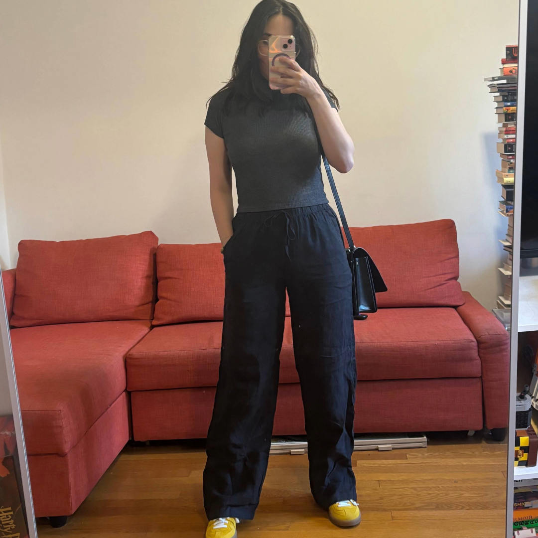 Fashion E-Commerce Editor Julia Marzovilla tests the Alex Mill Riley Pants in Linen