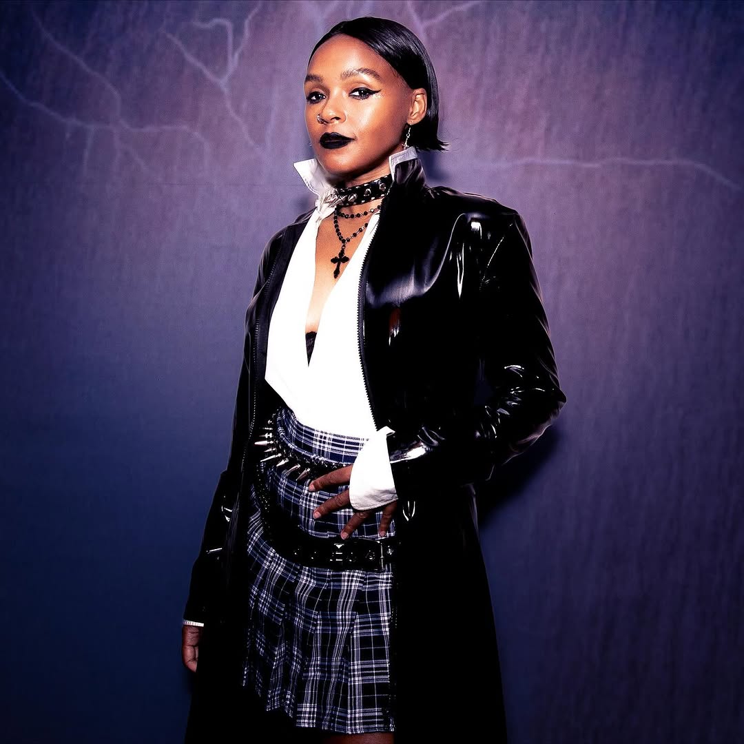 Janelle Monáe halloween costume