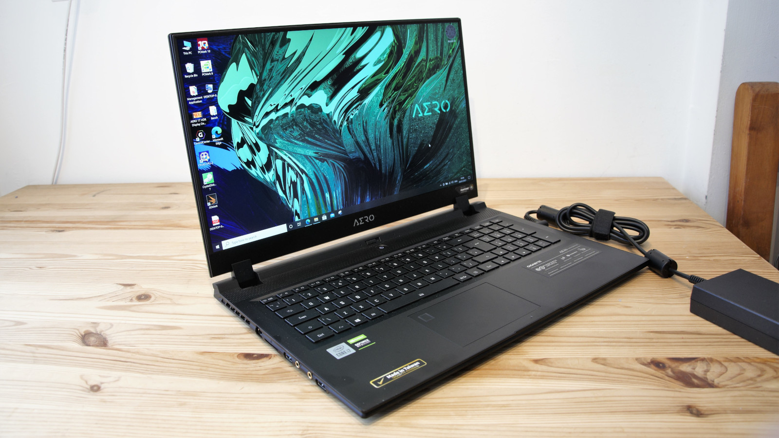 Gigabyte Aero 17 HDR XC