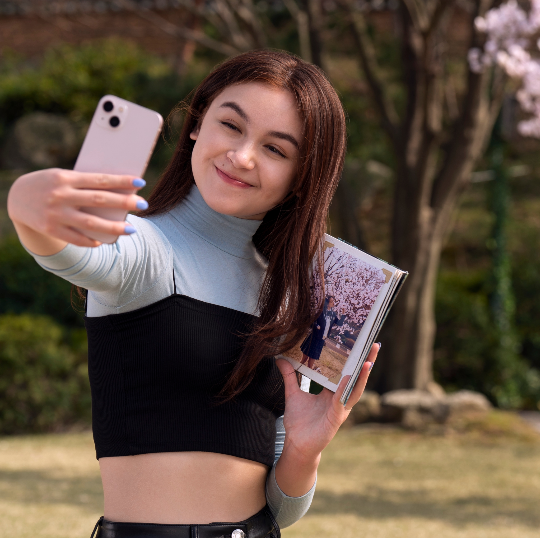 anna cathcart, who leads the cast of xo kitty