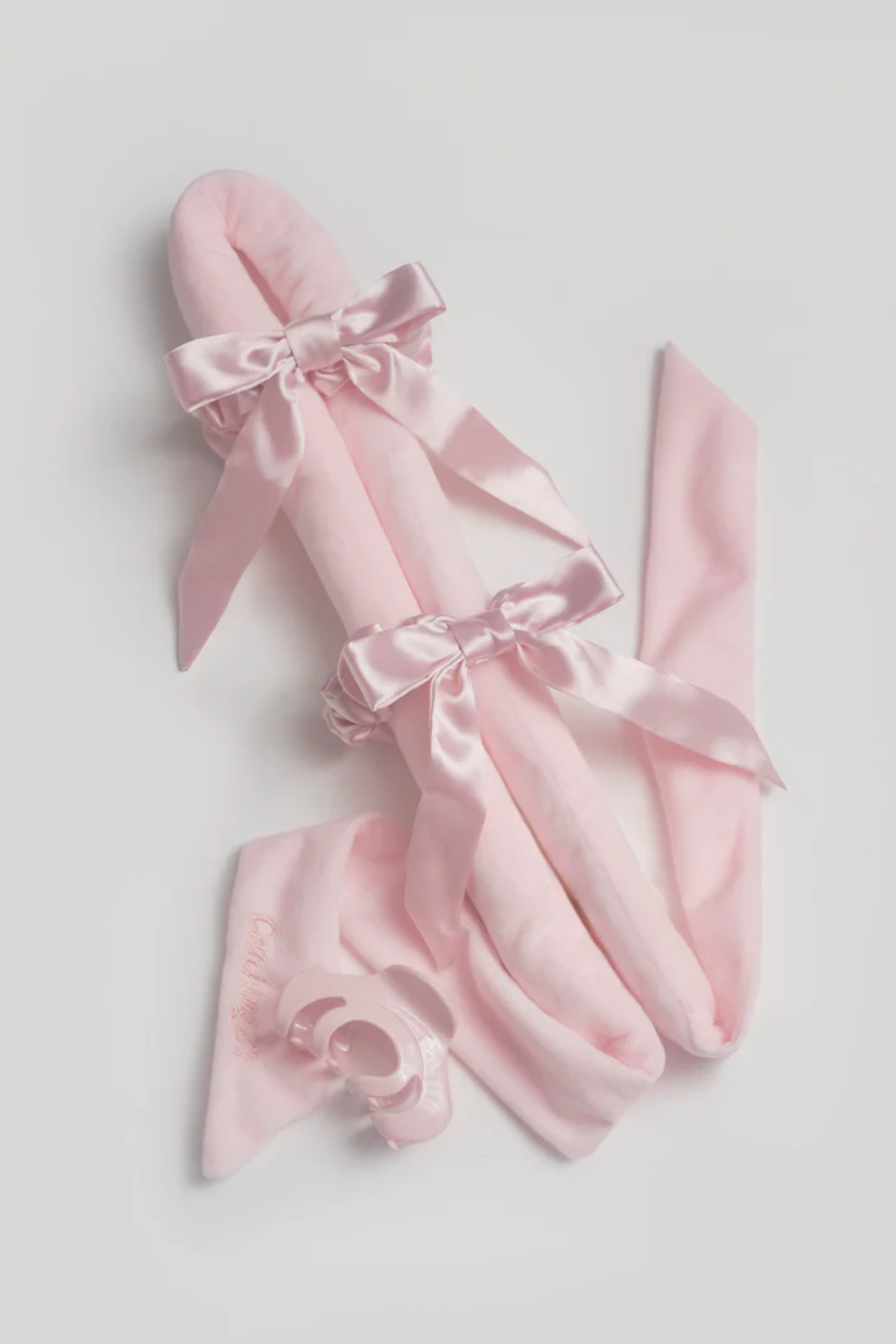 A Luxy hair overnight heatless curls kit.