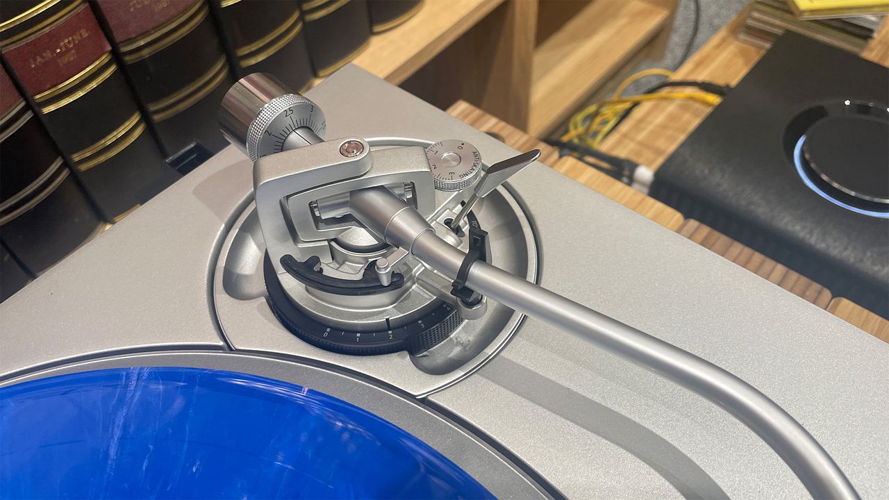 Technics SL-1300G turntable