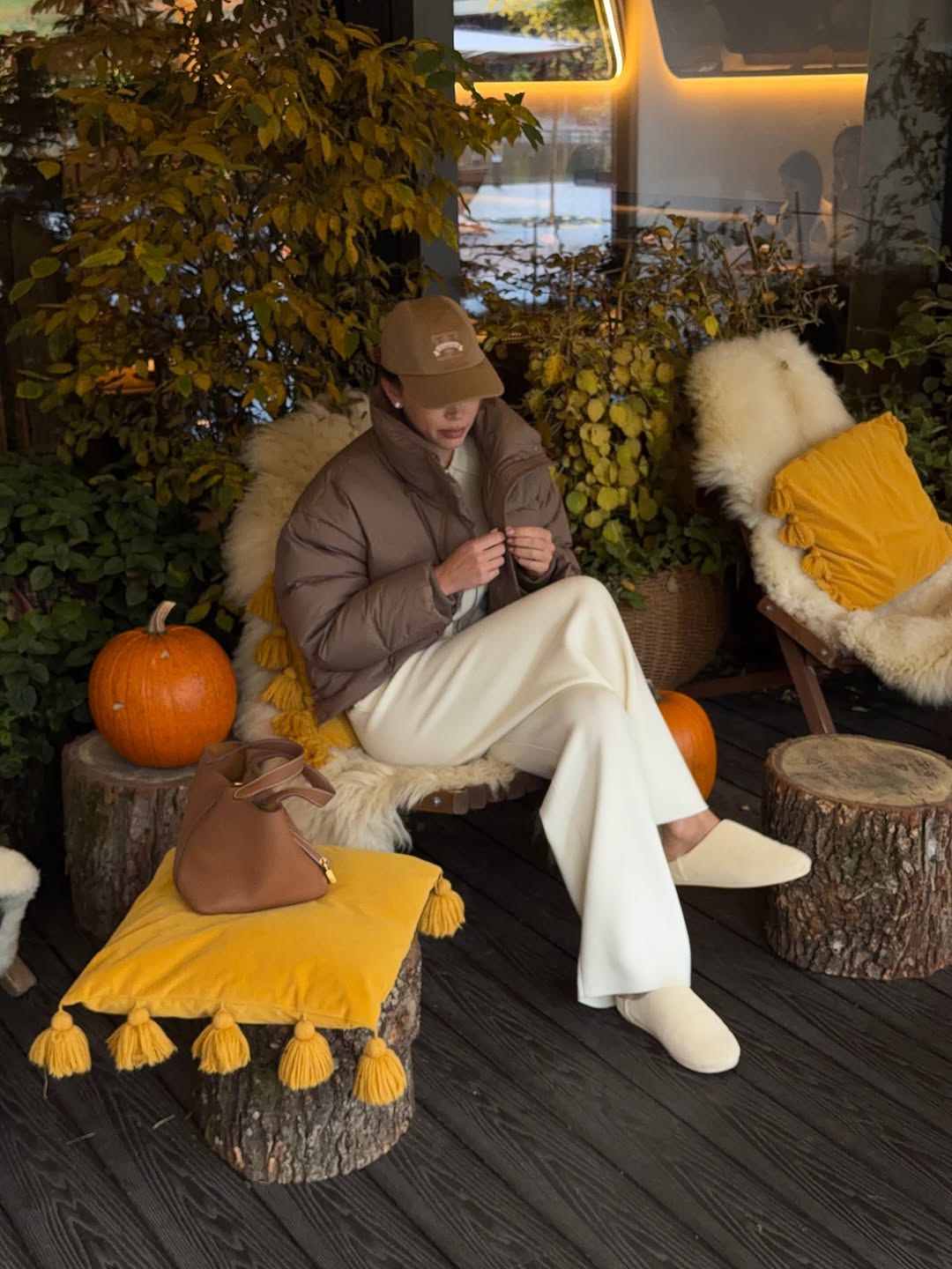 woman wearing wearing puffer coat outfit 2025