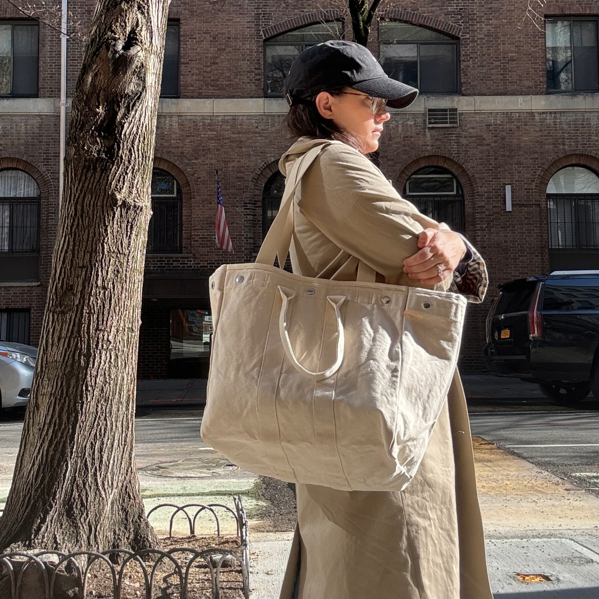 Fashion E-Commerce Editor Julia Marzovilla tests the Alex Mill The Perfect Weekday Tote.
