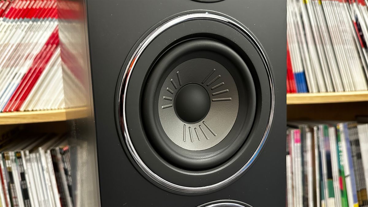 Wharfedale Diamond 12.3i floorstanding speakers