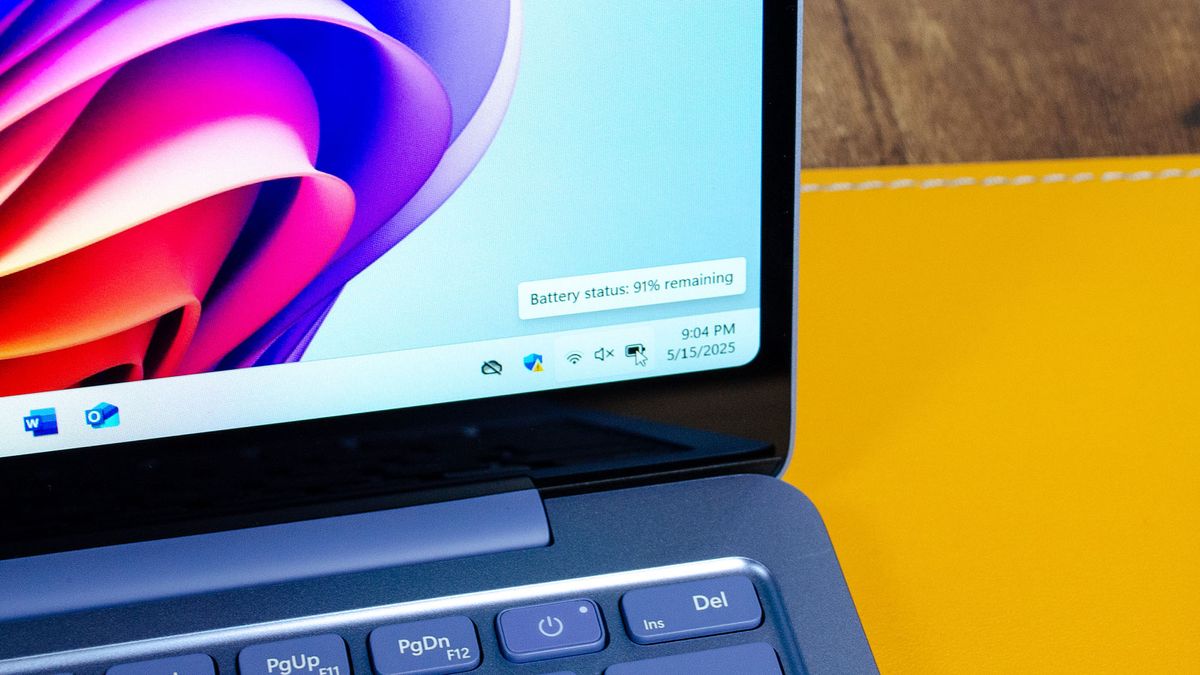The battery life indicator on a Microsoft Surface Laptop 13-inch
