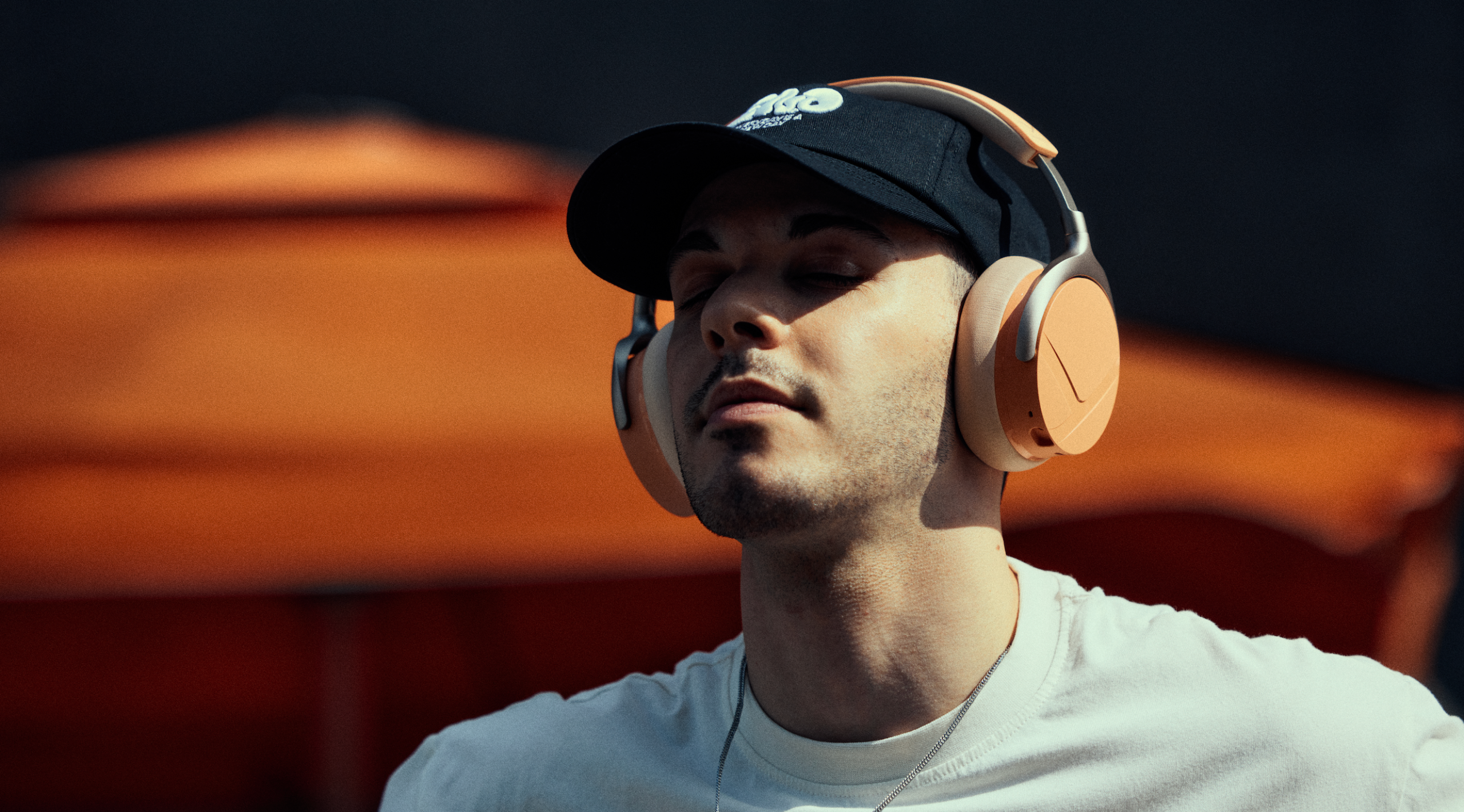 Beyerdynamic Aventho Y headphones worn by a dancer in movement 
