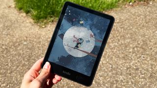 the kindle colorsoft 2026 photographed in direct sunlight 
