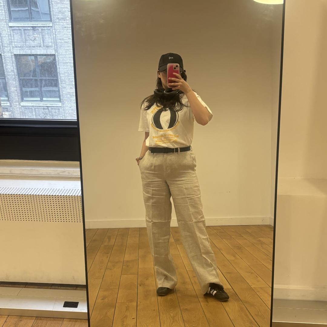 Fashion E-Commerce Editor Julia Marzovilla tests the J.Crew Harbor Pants in Linen.