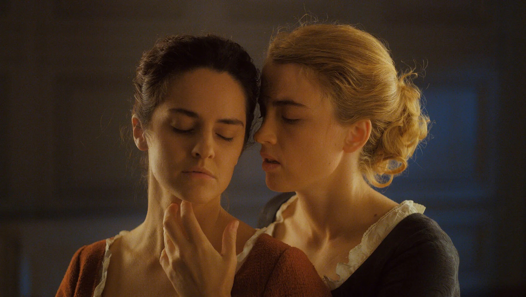marianne and H&amp;eacute;lo&amp;iuml;se in portrait of a lady on fire