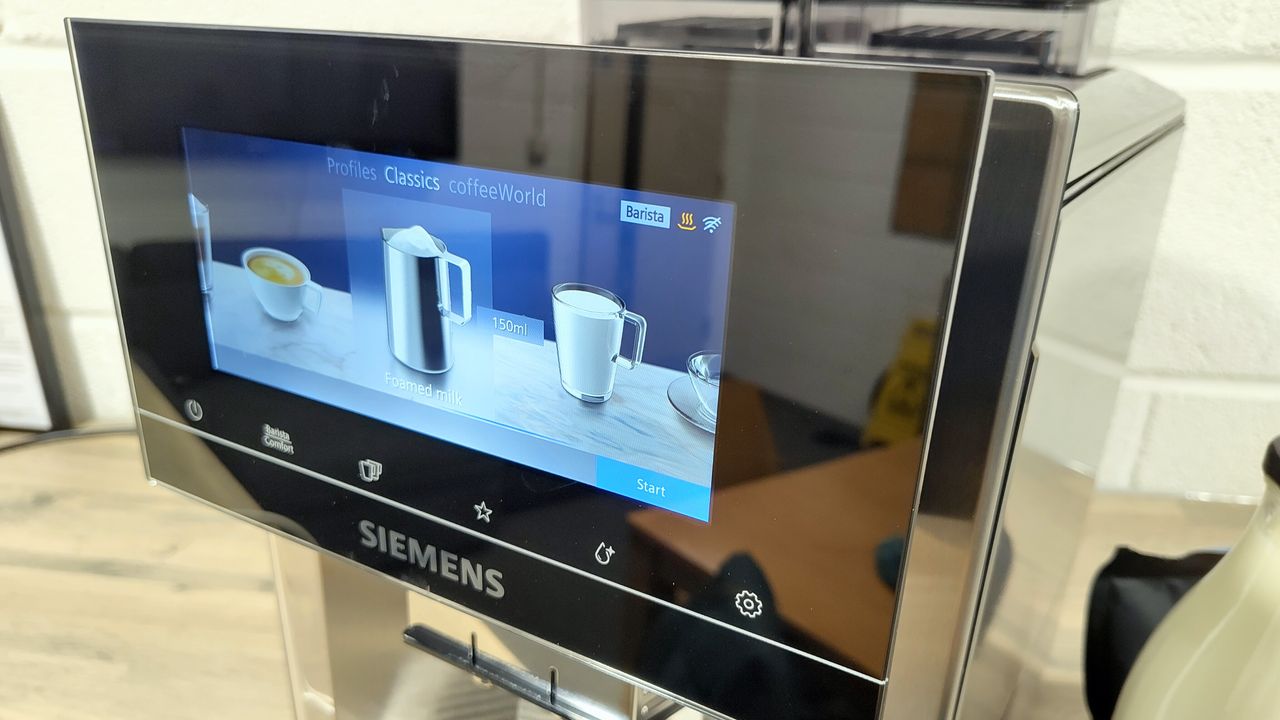 Siemens EQ900 Plus espresso machine menu screen