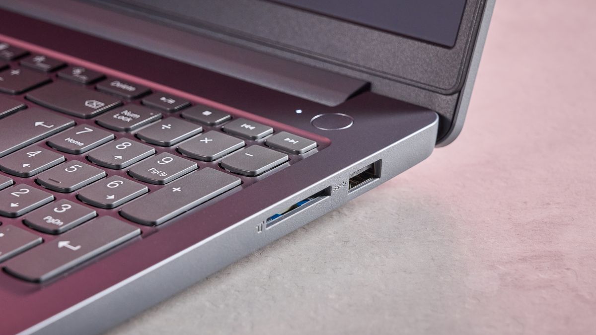 Lenovo LOQ Essential Gen 9
