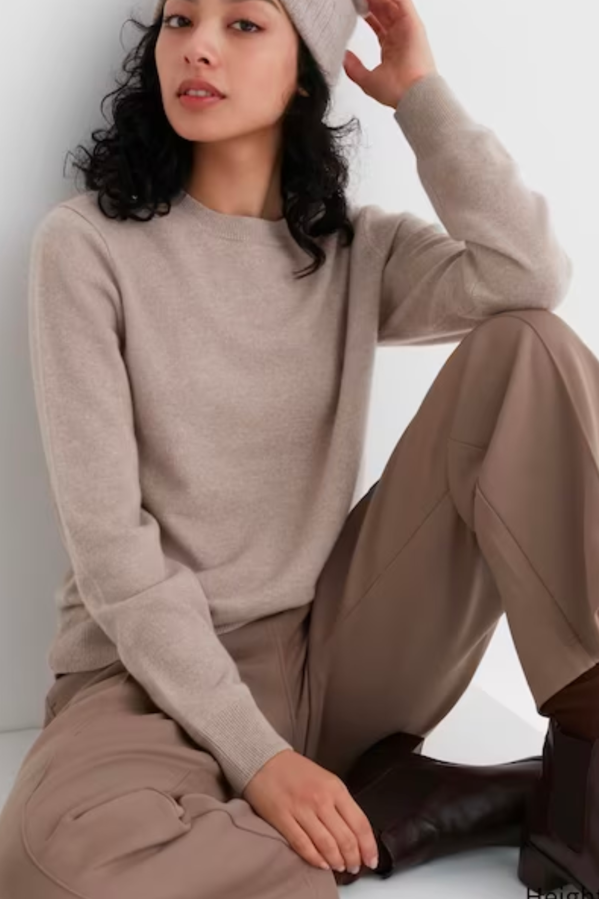 UNIQLO Cashmere Crew Neck Long-Sleeve Sweater