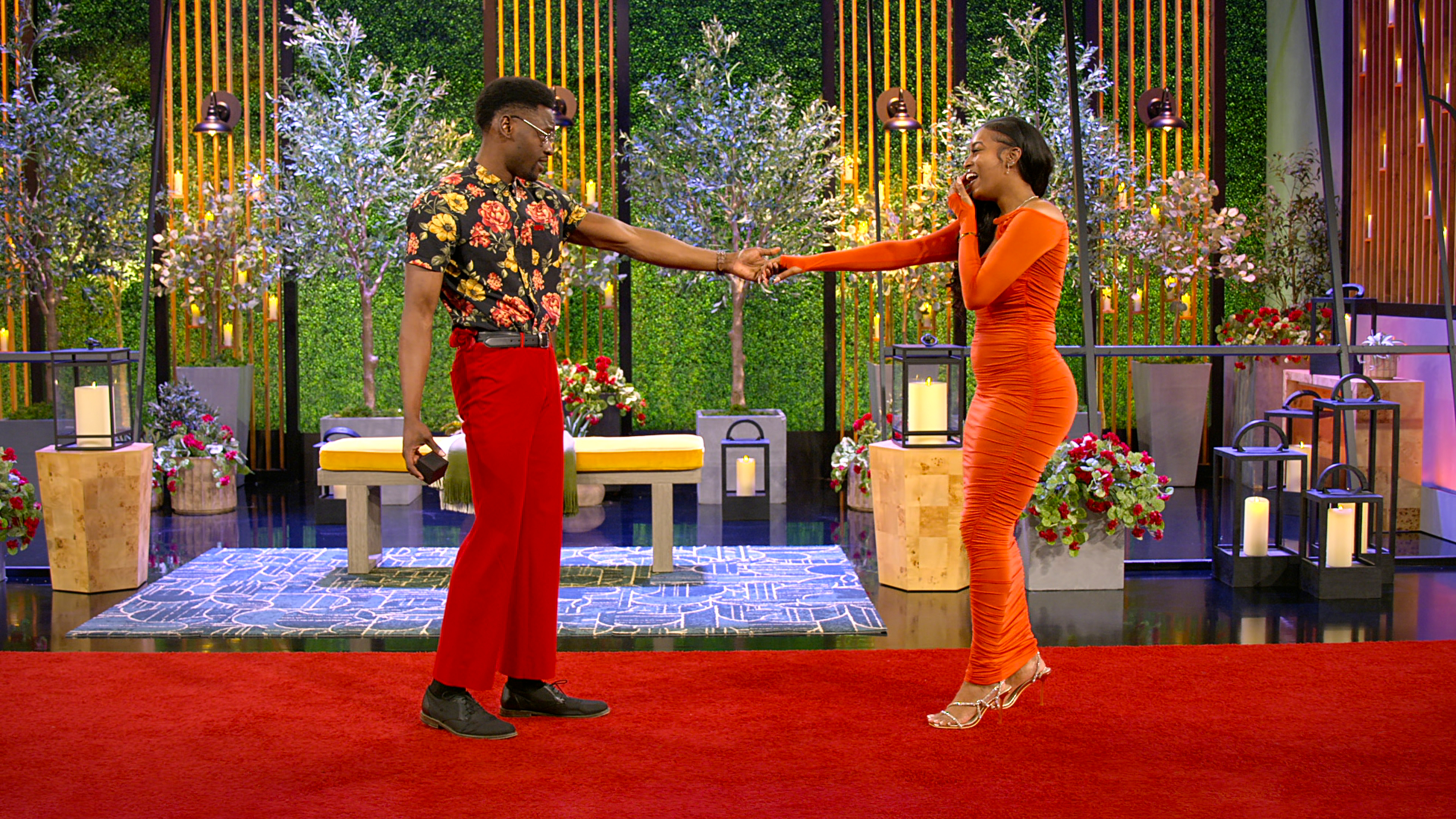 edmond and kalybriah from love is blind season 9 meeting for the first time and holding hands