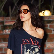 Bella Hadid wearing a grapic tee