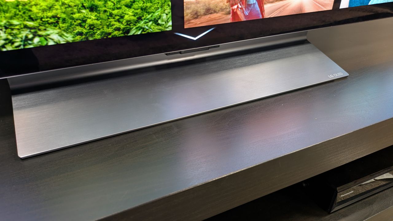 The LG C6 OLED TV's metal stand