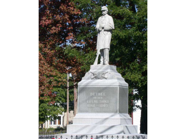 Memorial to American Civil War veterans in Bethel  Maine image