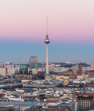 The skyline of Berlin where b2venture has an office.