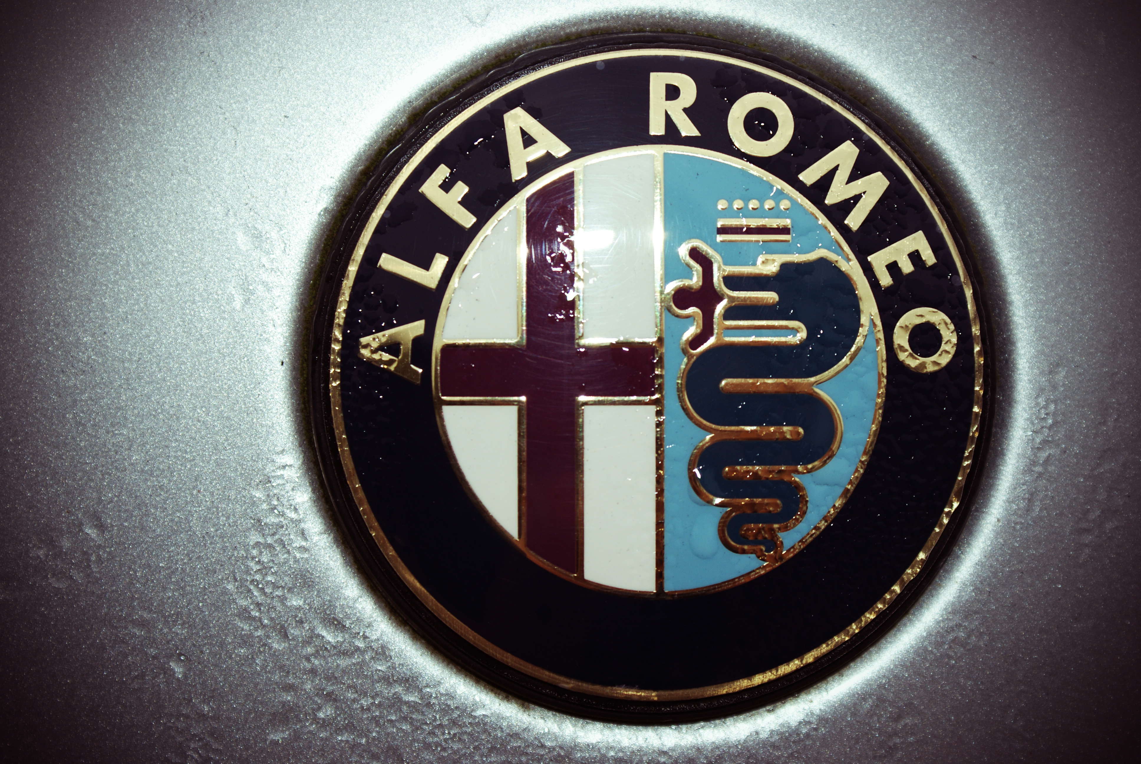 Descubrir 45+ imagen alfa romeo logo background - Thcshoanghoatham ...