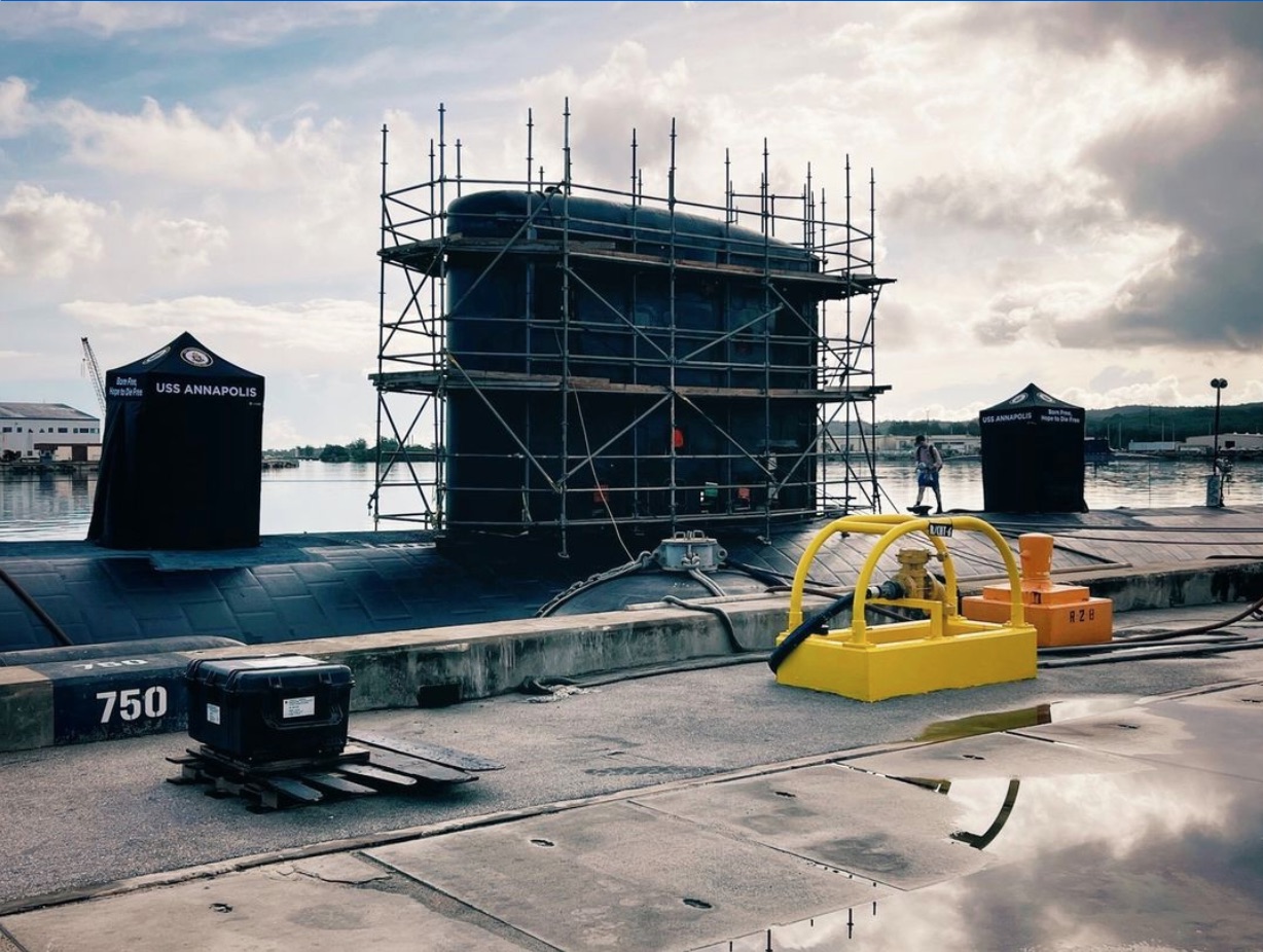 5x5 on U.S. Navy submarine