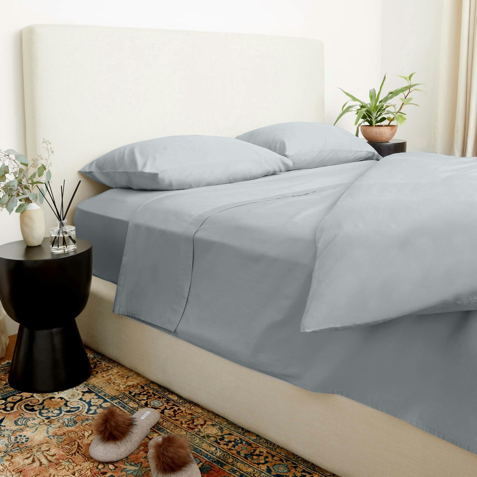 SlumberCottonSateenSheetSet_LightGray_Home_Lifestyle_3x4_03650.jpeg