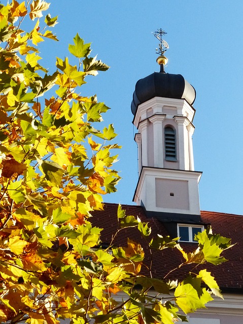 Free photo Maria Was Golden October Onion Dome Golden Spire.