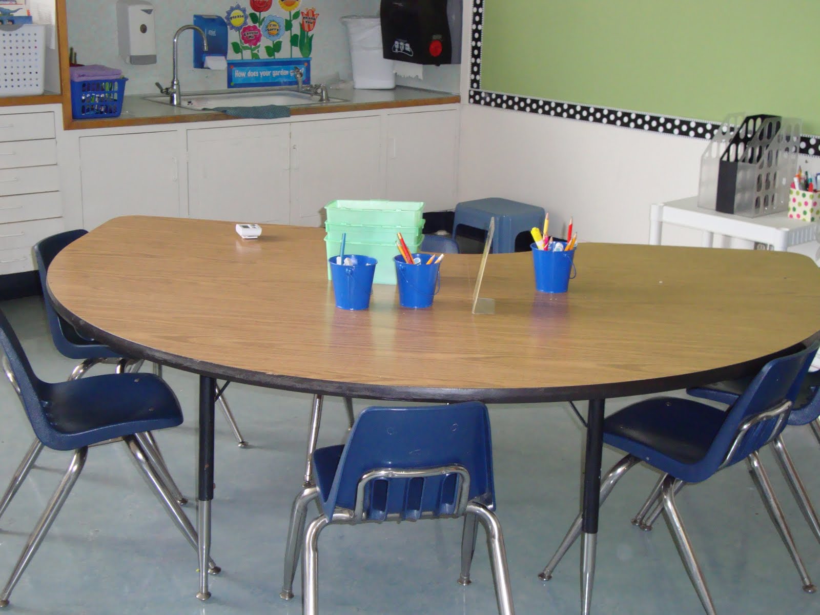 Kidney Table For Classroom.