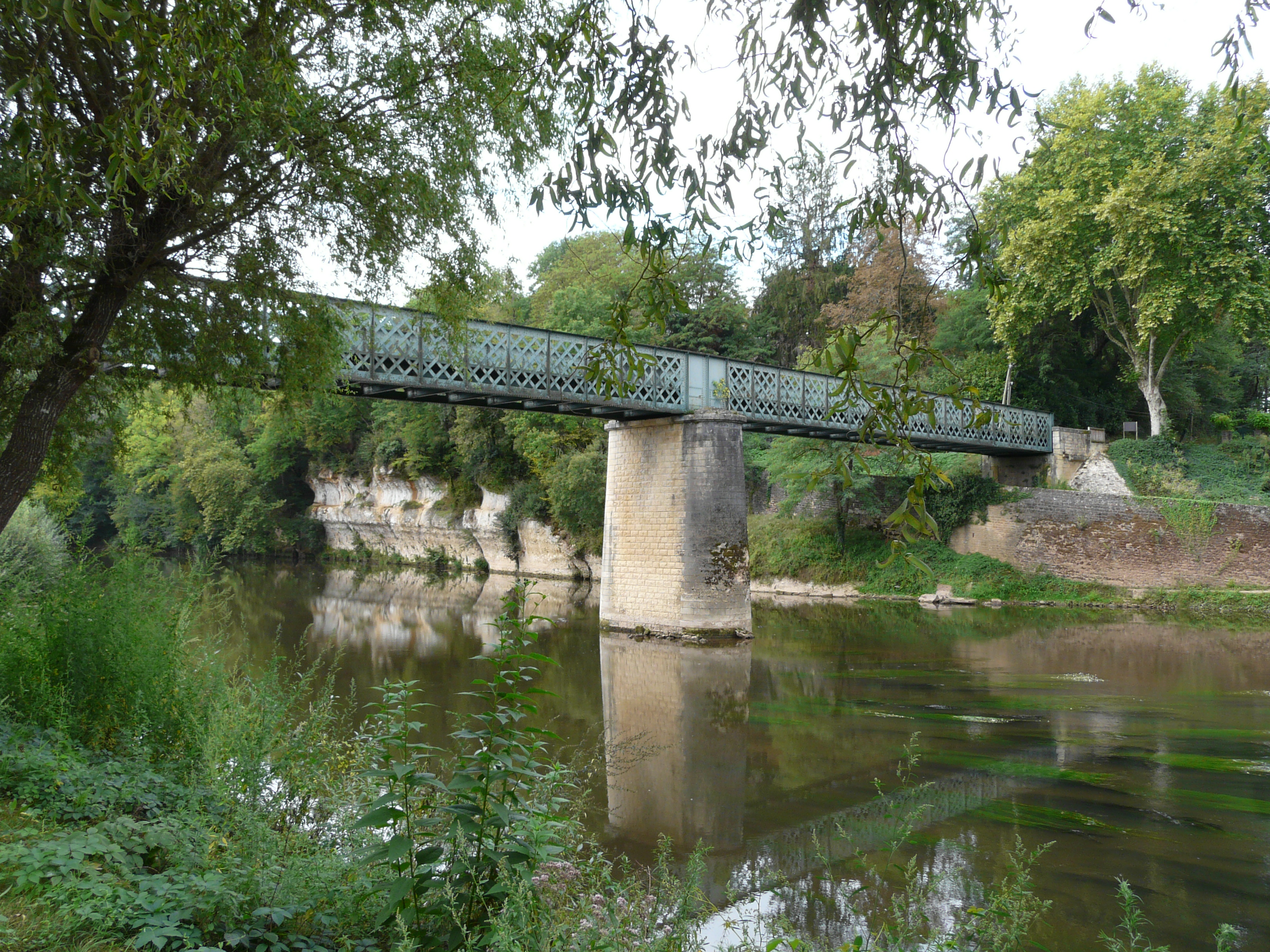 File:Vézère Saint.