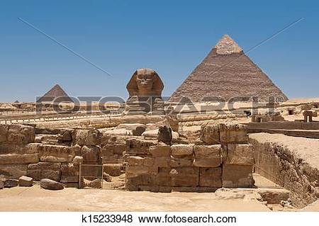 Pictures of A view of the Pyramid of Khafre from the Sphinx.