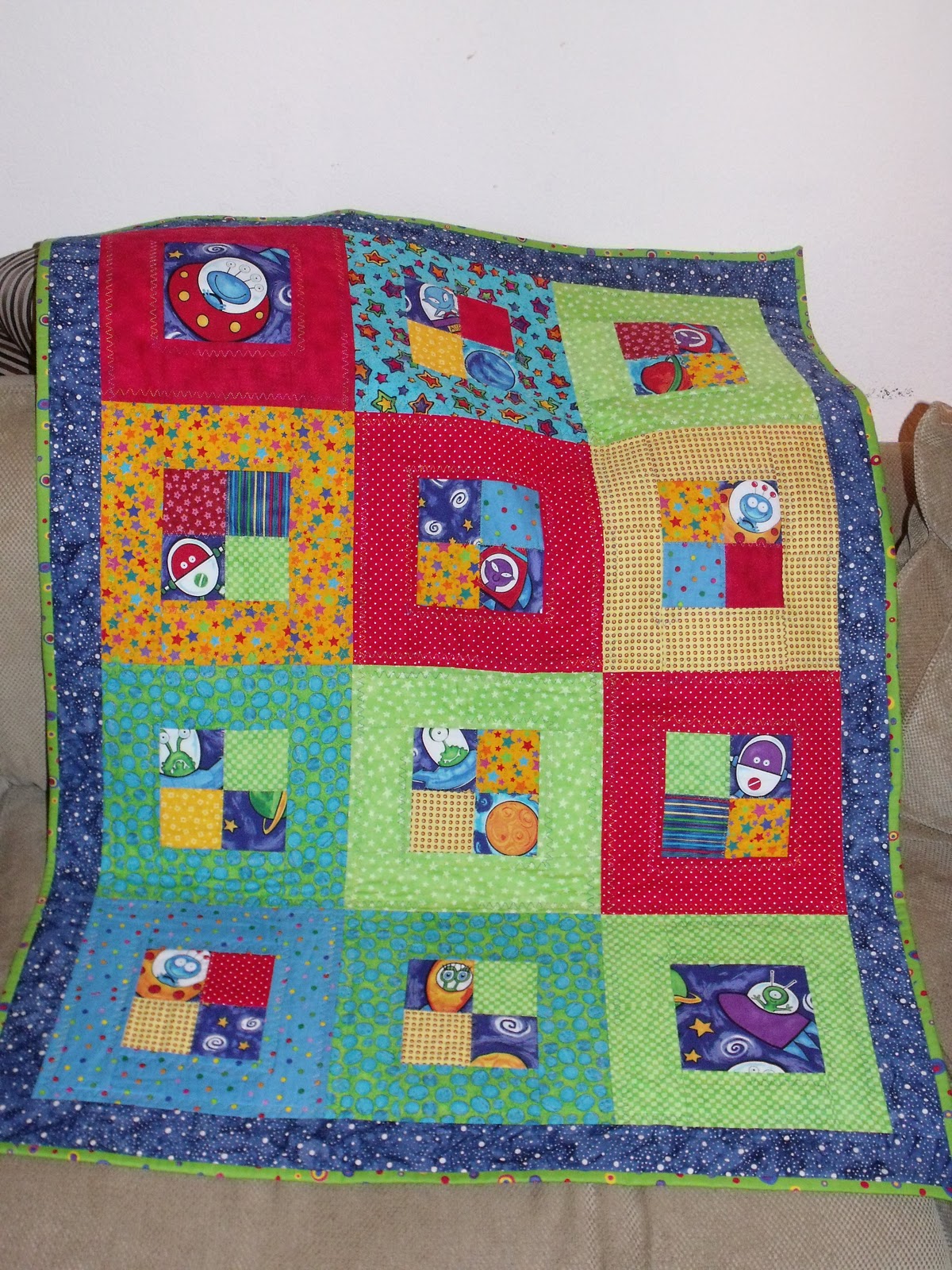 comfree quilt pattern. patchwork quilt a vector. baby quilt.