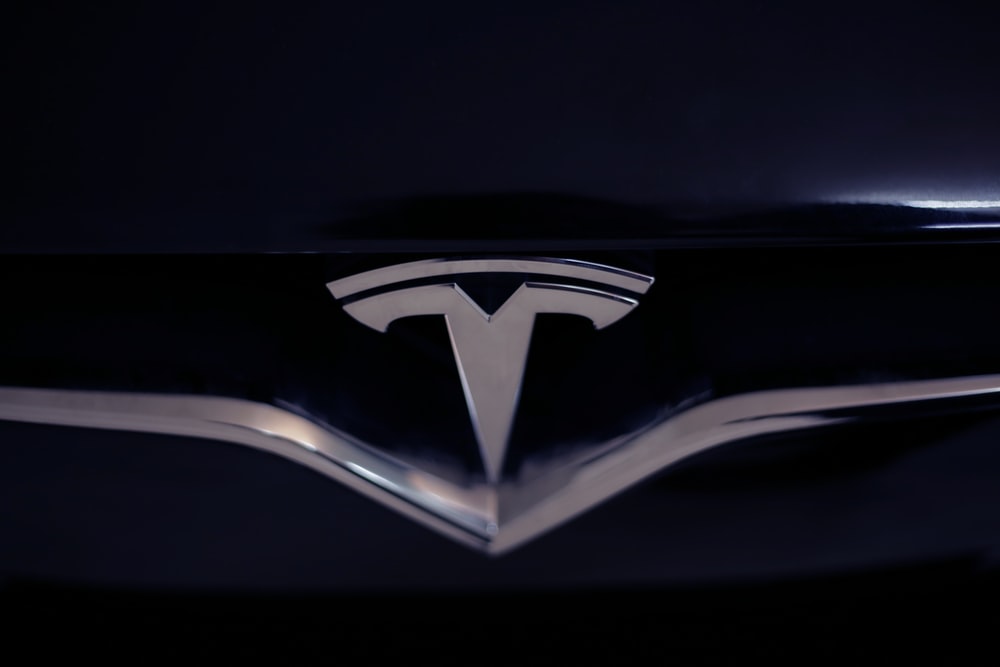 Tesla logo photo.