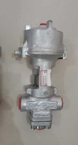 3 Way Piston Valve