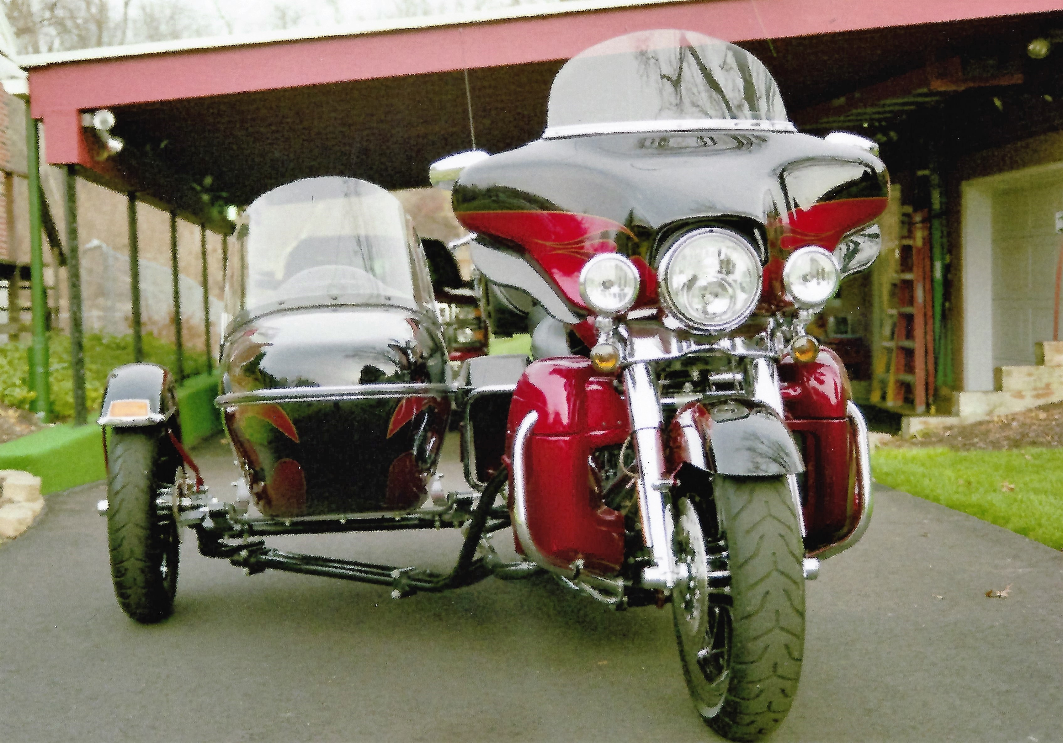 2011 Harley-Davidson® FLHTK-Sidecar Electra Glide® Ultra Limited® w ...