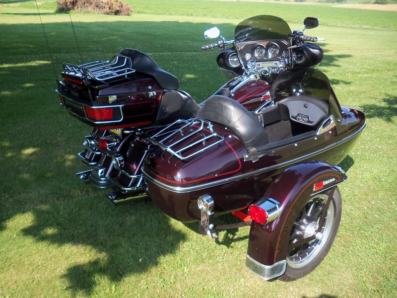 2007 Harley-Davidson® FLHTCU-Sidecar Ultra Classic® Electra Glide® w ...