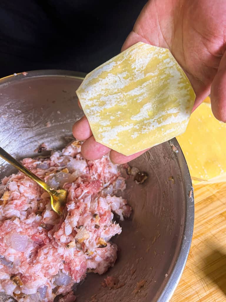 how to make pork and prawn siu mai topped with flying fish roe