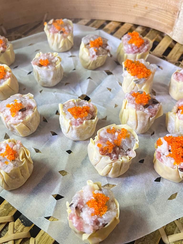 how to make pork and prawn siu mai topped with flying fish roe