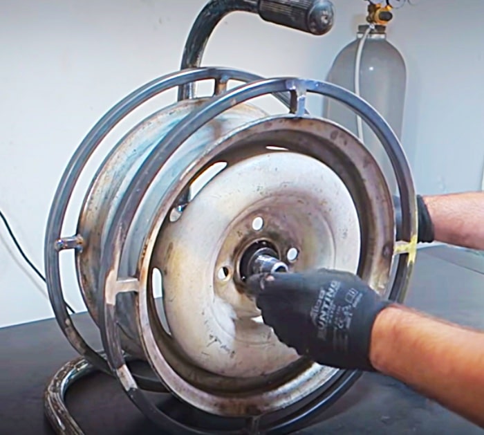 DIY Garden Organization - Metal Craft - How To Weld A Hose Reel